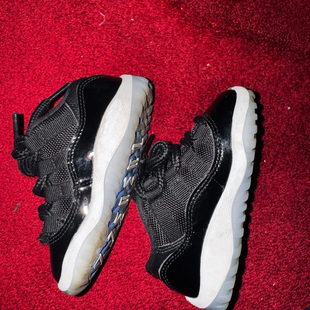 JORDAN 11 RETRO LOW (TD)